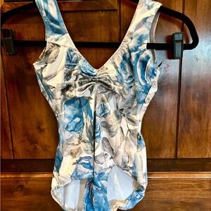 🩰 LuckyLeo Rose Print Blue and White Ballet Leotard